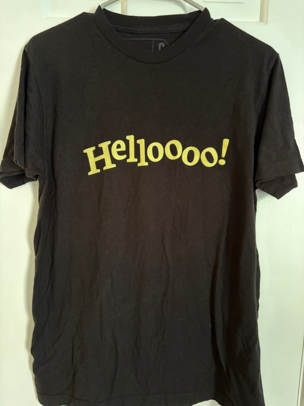 Black Broadway Musical Mrs. Doubtfire  'Helloooo!' Graphic Tee in Yellow Text